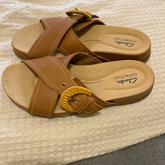 Clarks Reileigh Bay Sandal - Picture 1 of 3